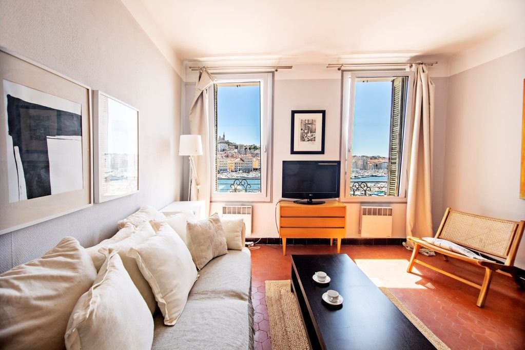 luxury apartment 3 Rooms for sale on MARSEILLE (13002)