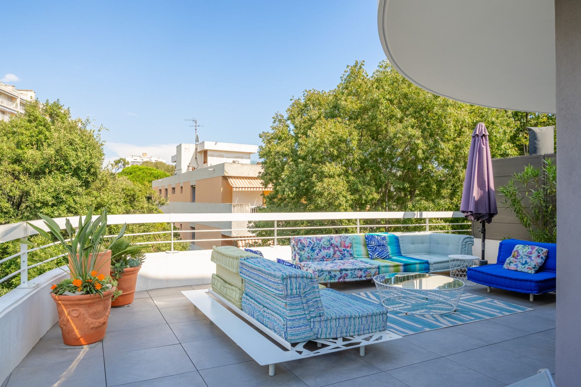 luxury apartment 3 Rooms for sale on MARSEILLE (13008)