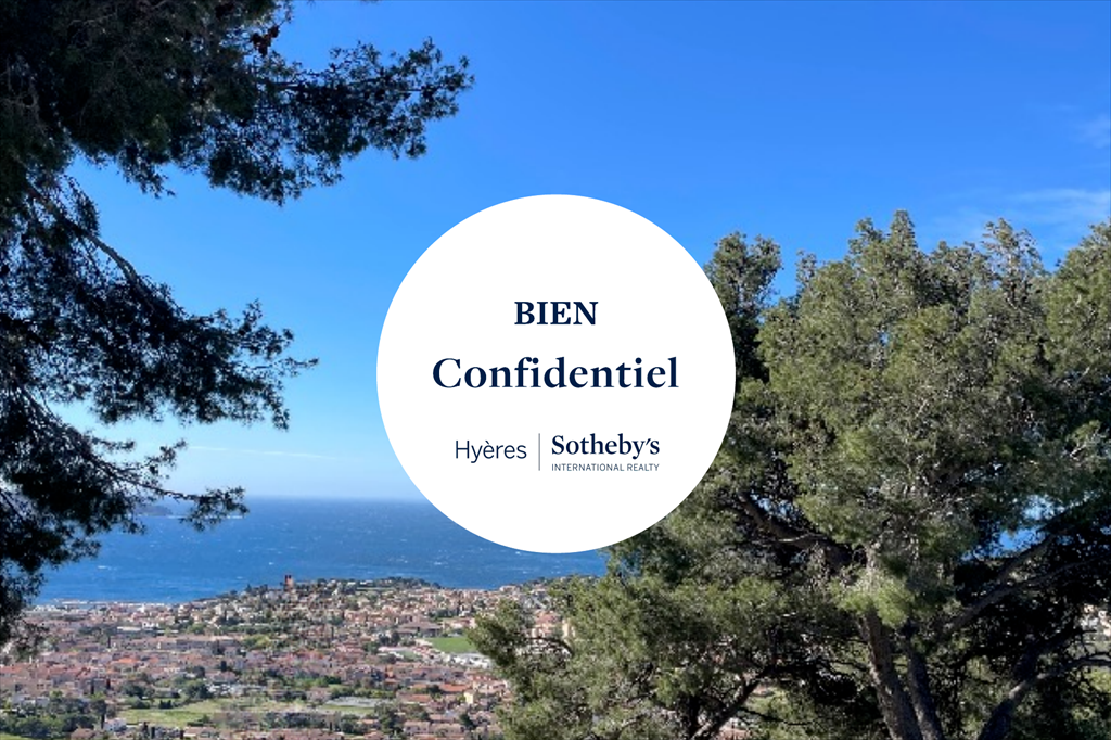 luxury house 10 Rooms for sale on HYERES (83400)